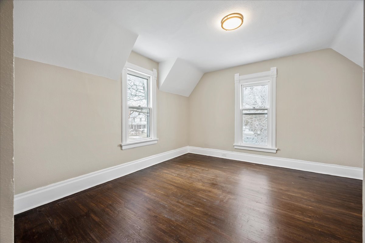 427 E Orleans Street Property Photo 19