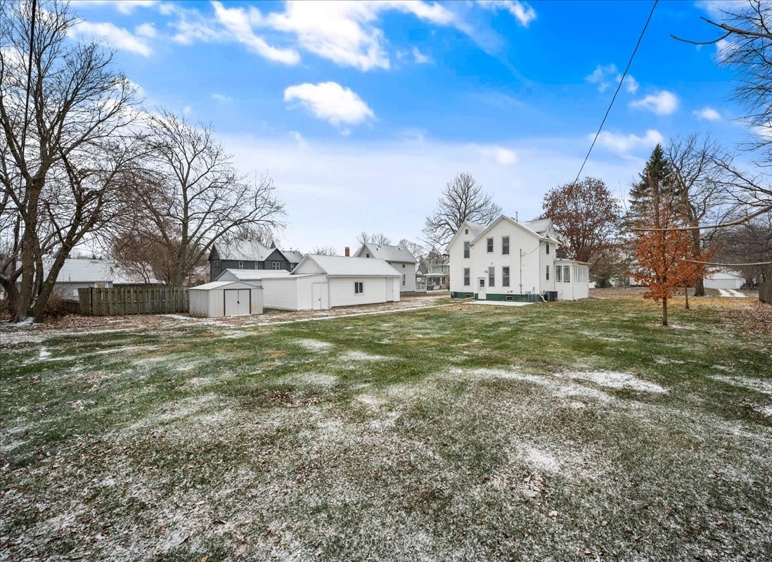 427 E Orleans Street Property Photo 24