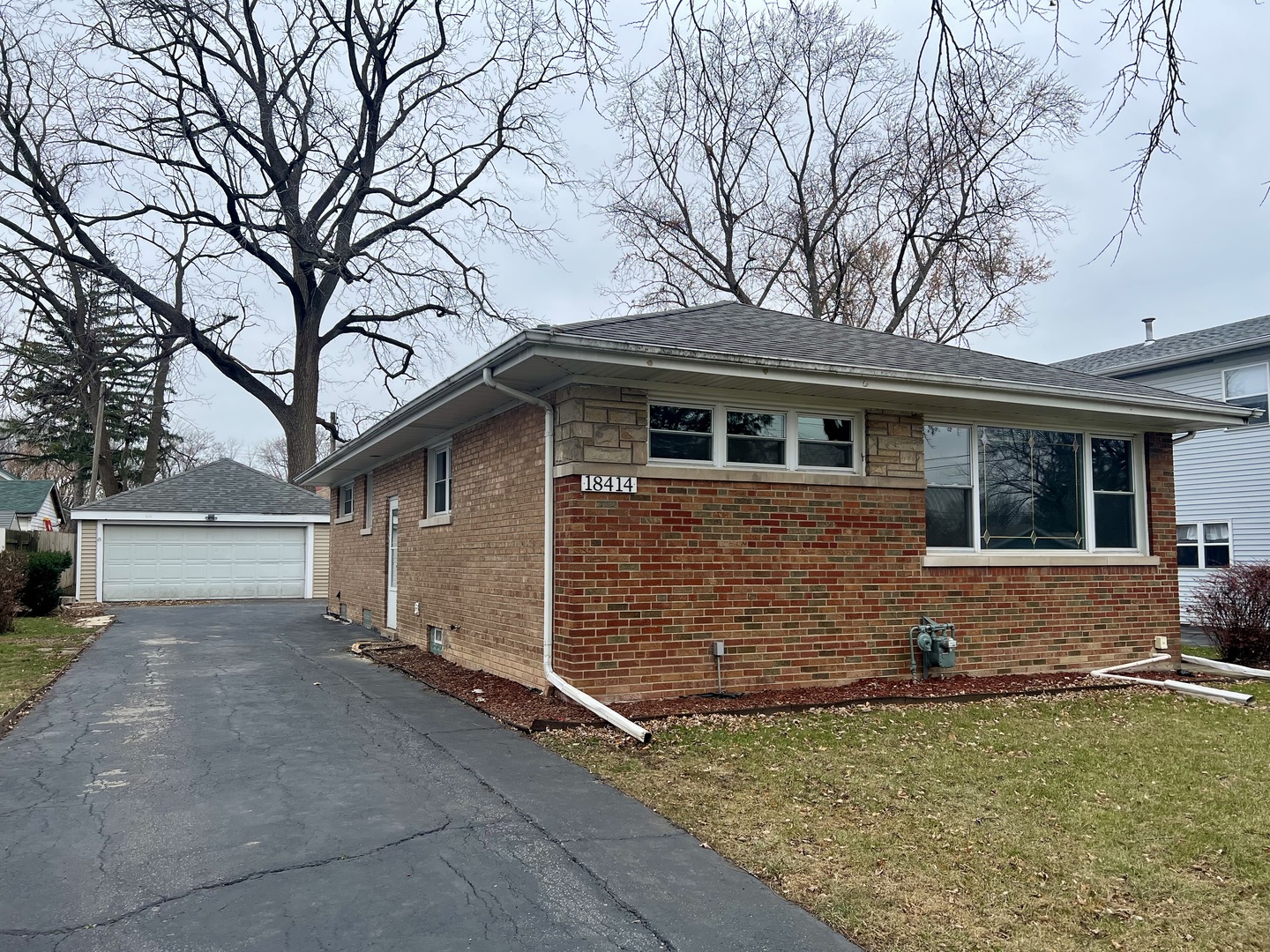 18414 Poplar Avenue Property Photo