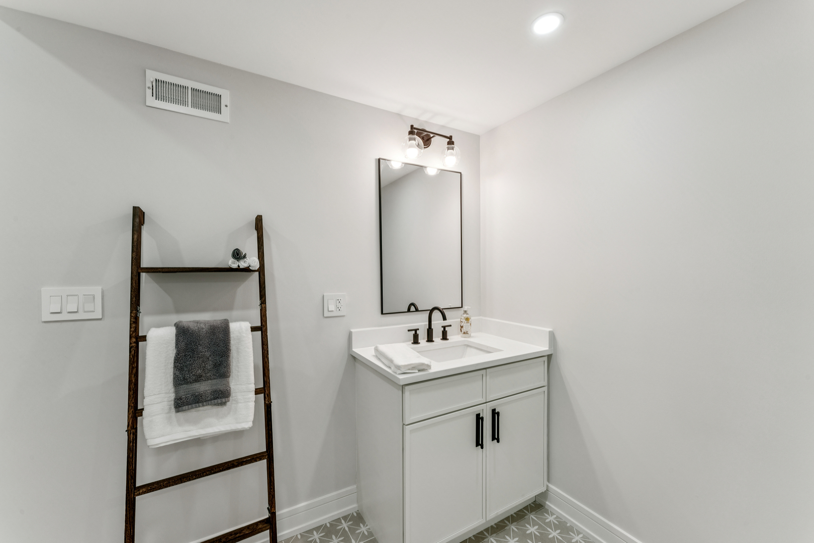 10408 Henning Drive Property Photo 15