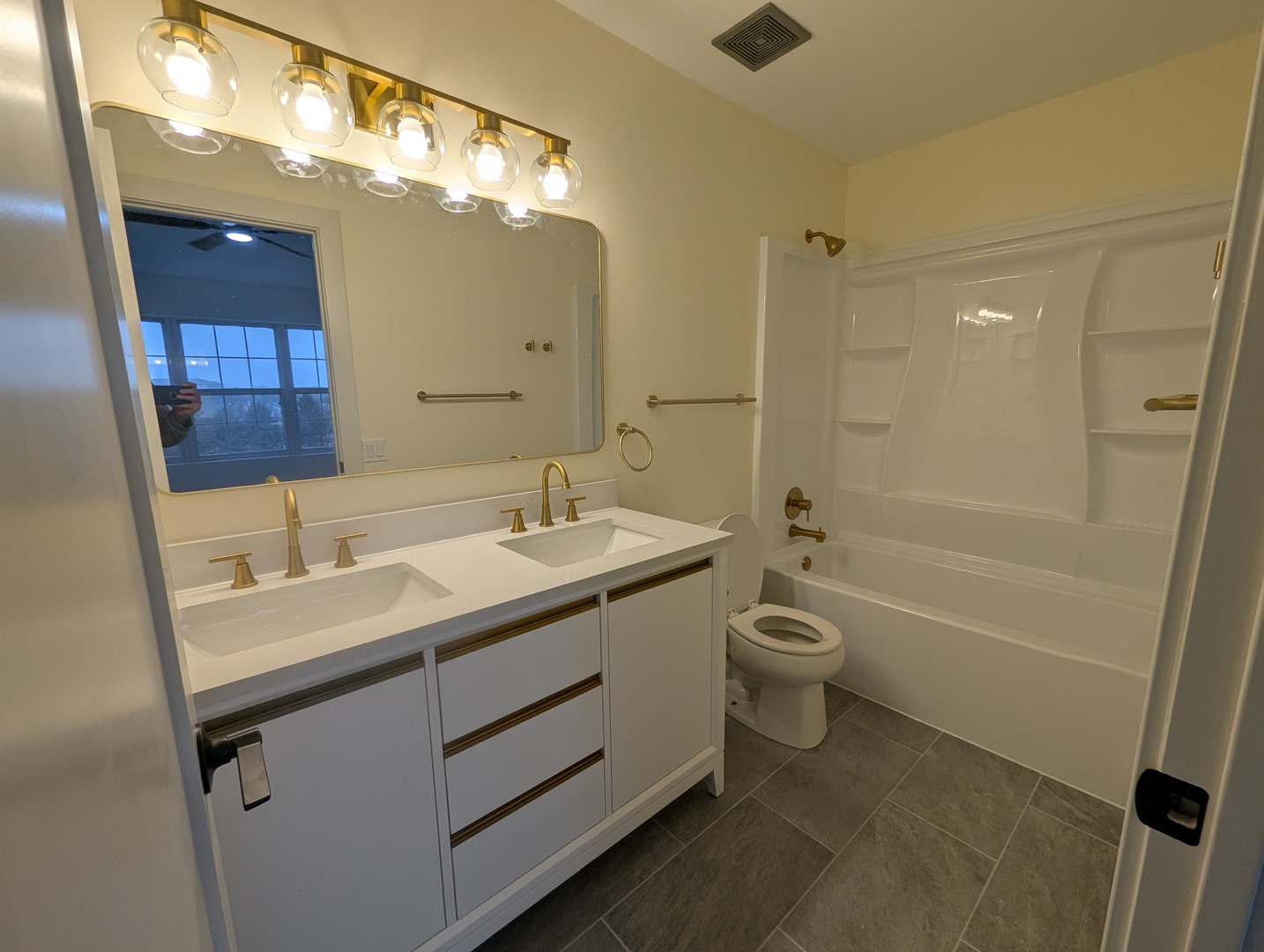 444 Arboretum Drive Property Photo 17