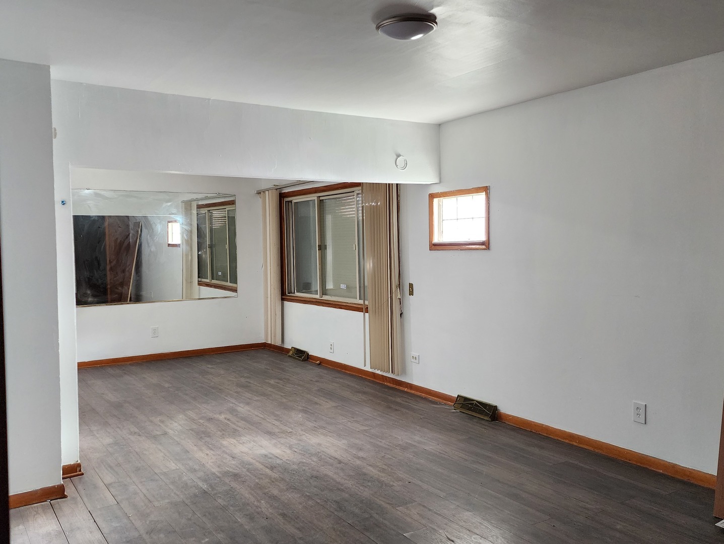 15255 4th Avenue Property Photo 2