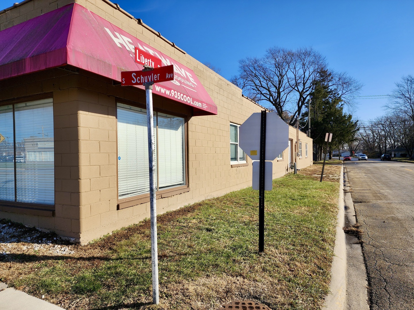 298 S Schuyler Avenue Property Photo 4