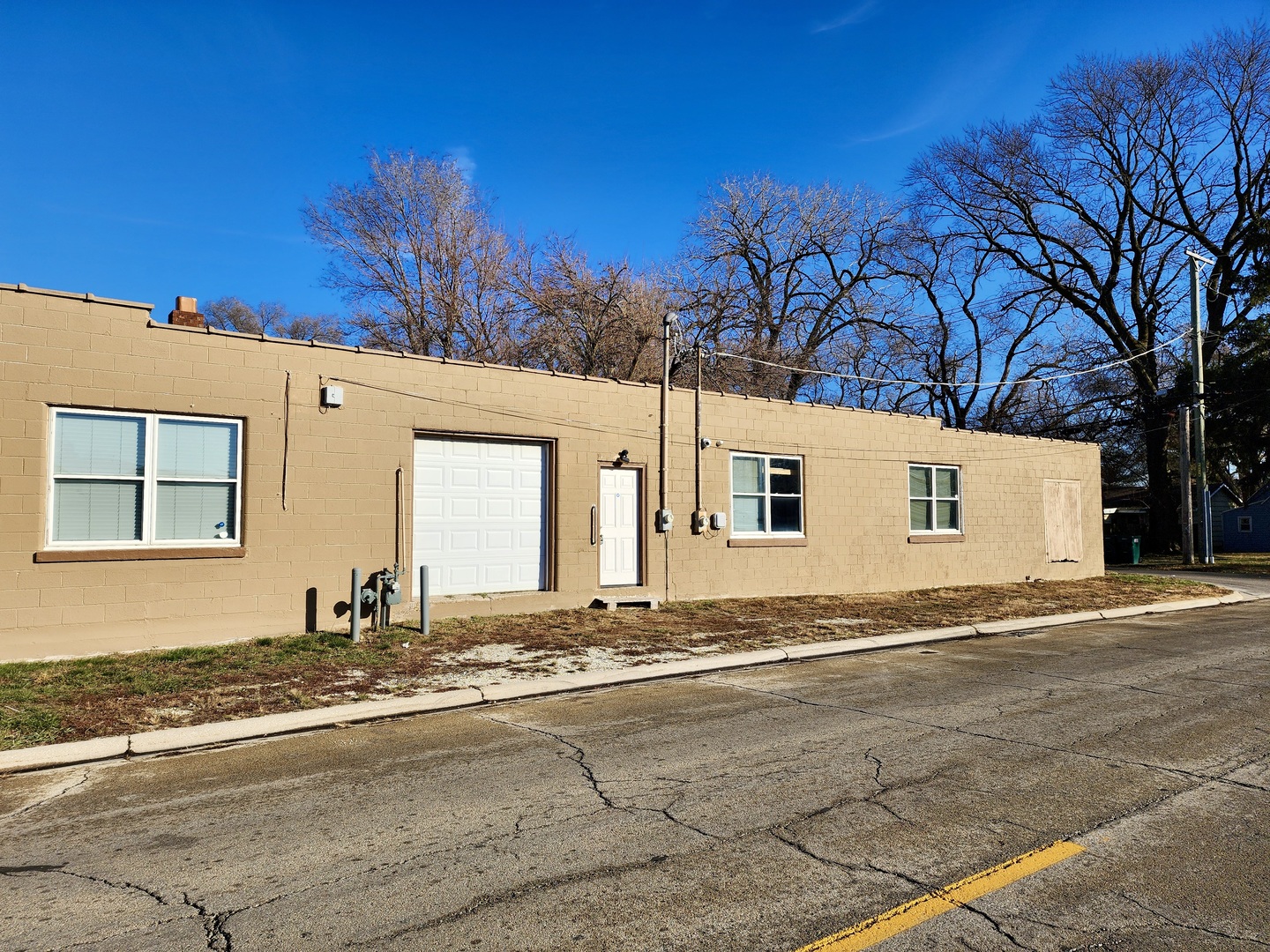 298 S Schuyler Avenue Property Photo 6
