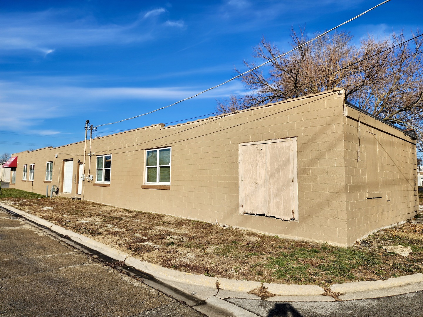298 S Schuyler Avenue Property Photo 9