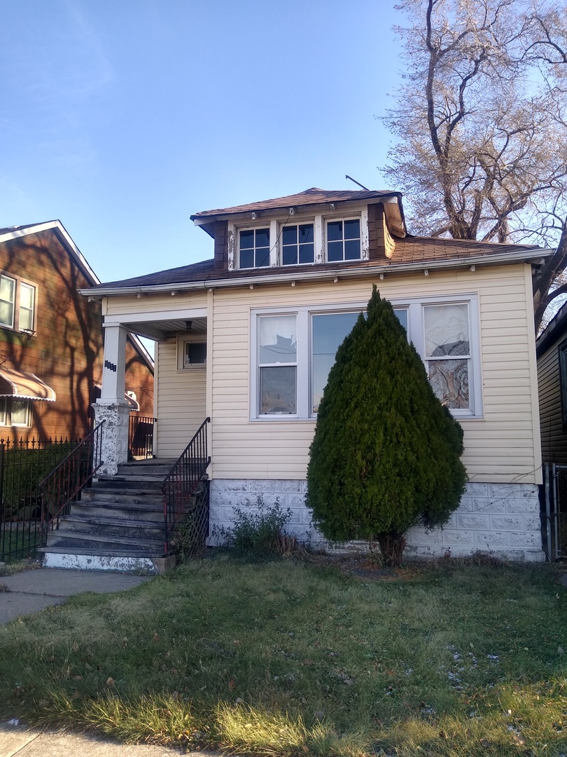 9911 S La Salle Street Property Photo 1