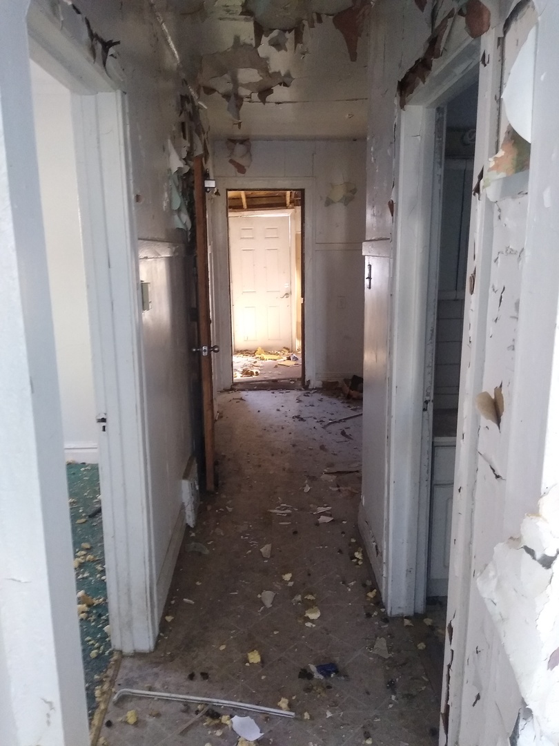 9911 S La Salle Street Property Photo 2