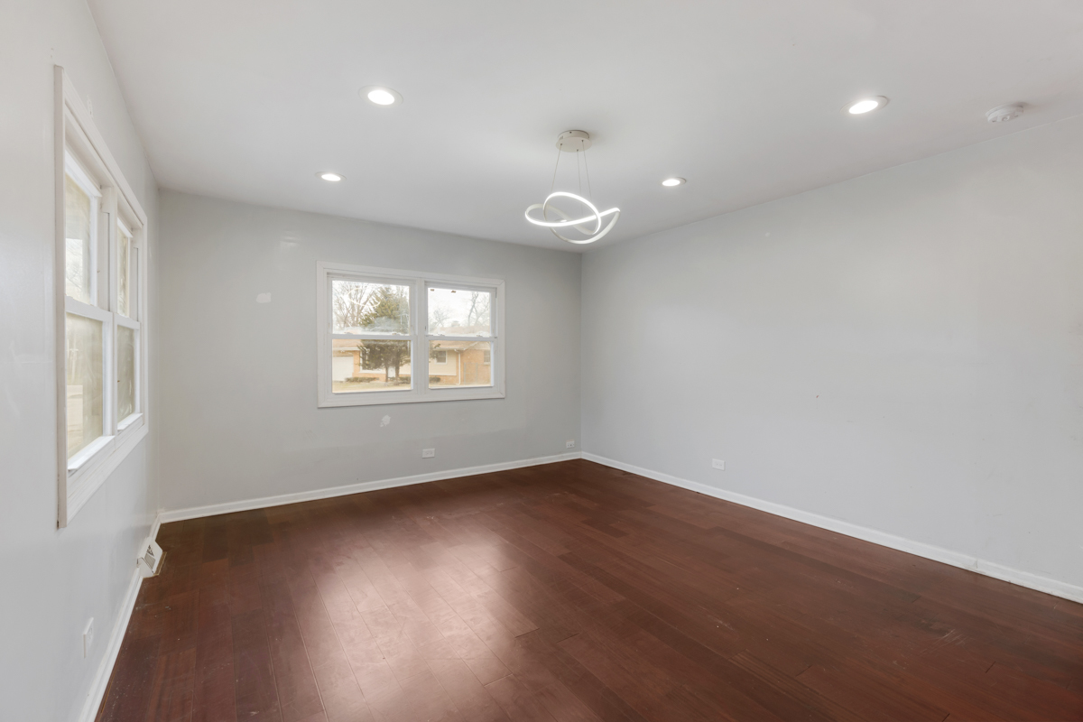 3205 Oak Court Property Photo 3