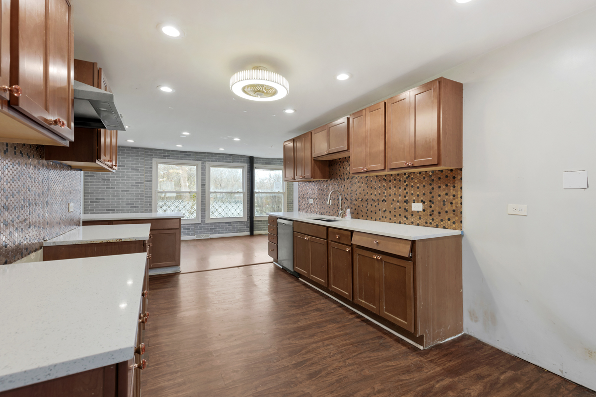 3205 Oak Court Property Photo 6