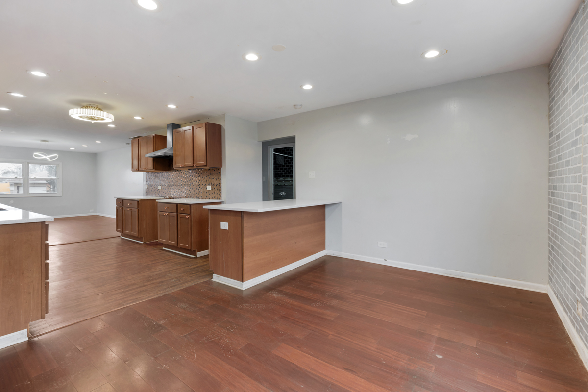 3205 Oak Court Property Photo 8
