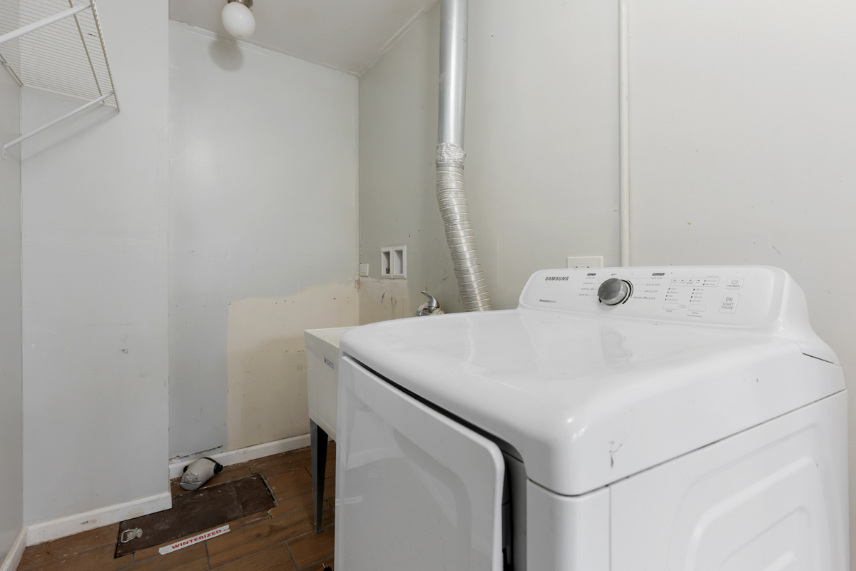 3205 Oak Court Property Photo 12
