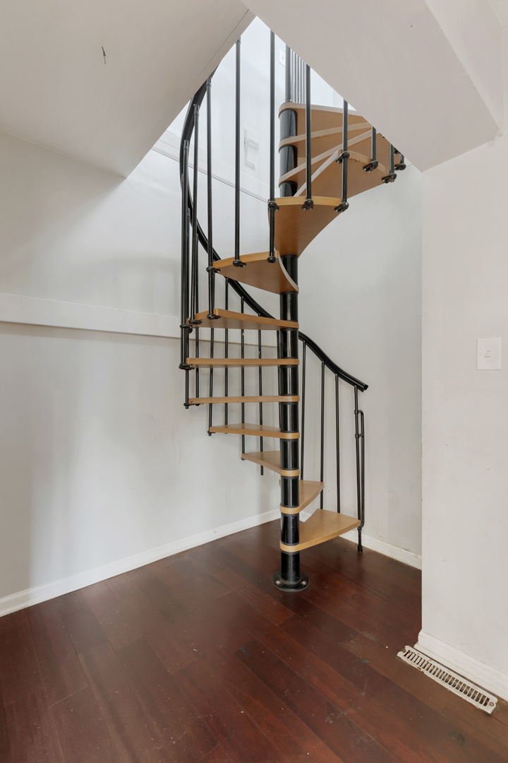 3205 Oak Court Property Photo 17