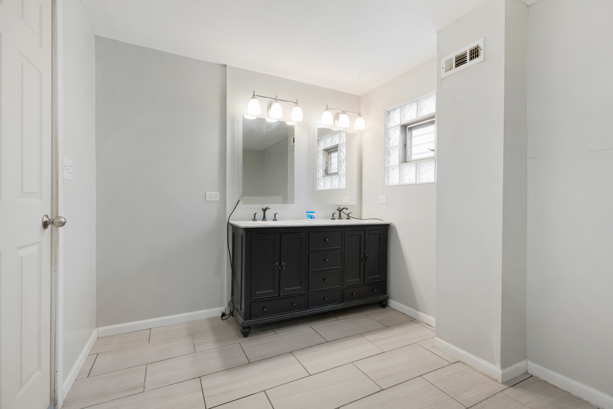 3205 Oak Court Property Photo 19