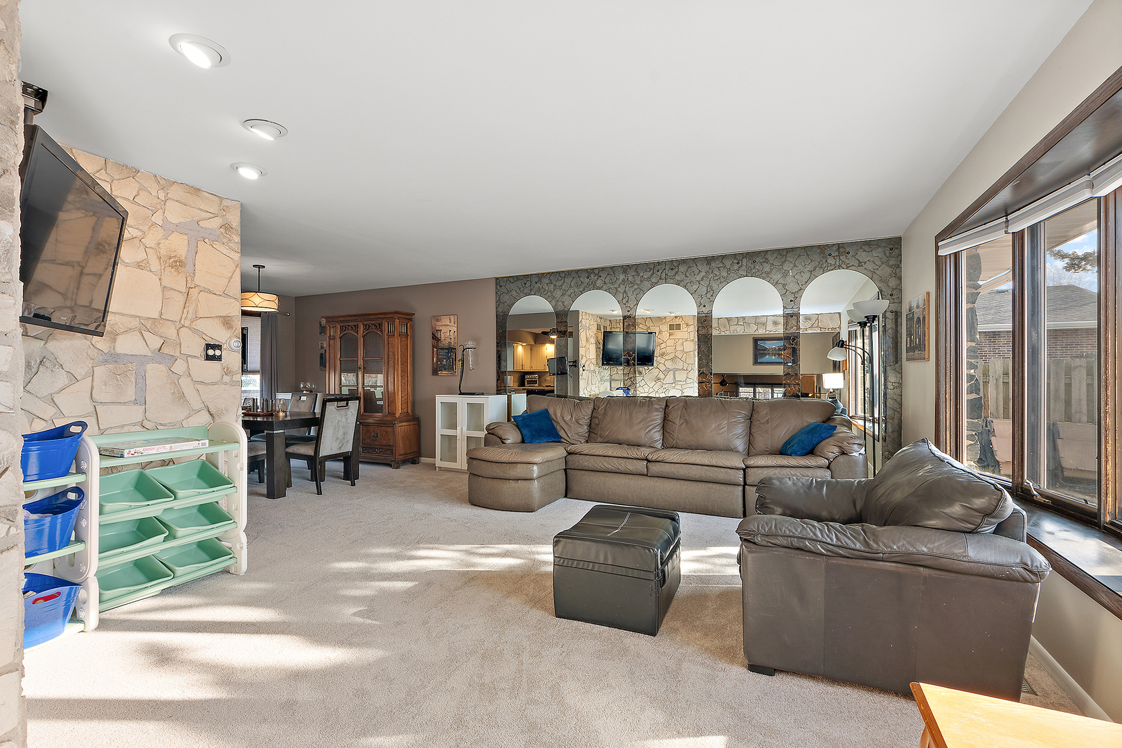 1227 Timber Place Property Photo 8