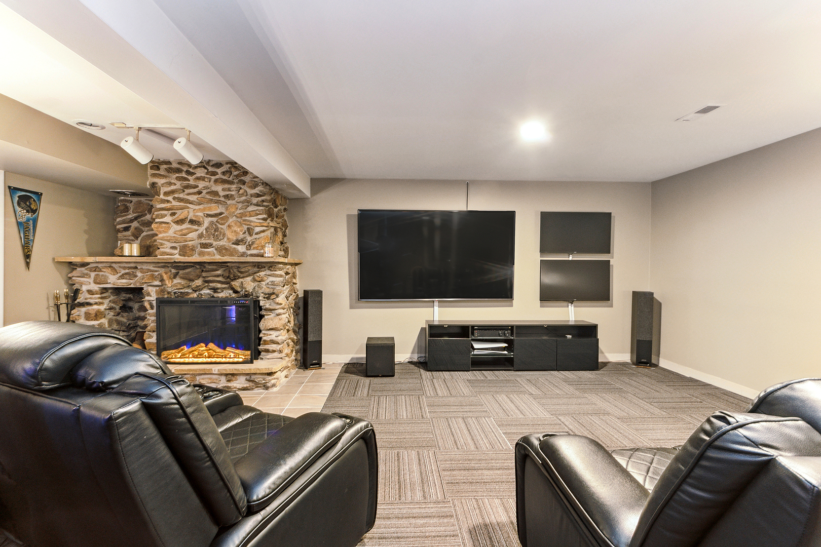 1227 Timber Place Property Photo 14