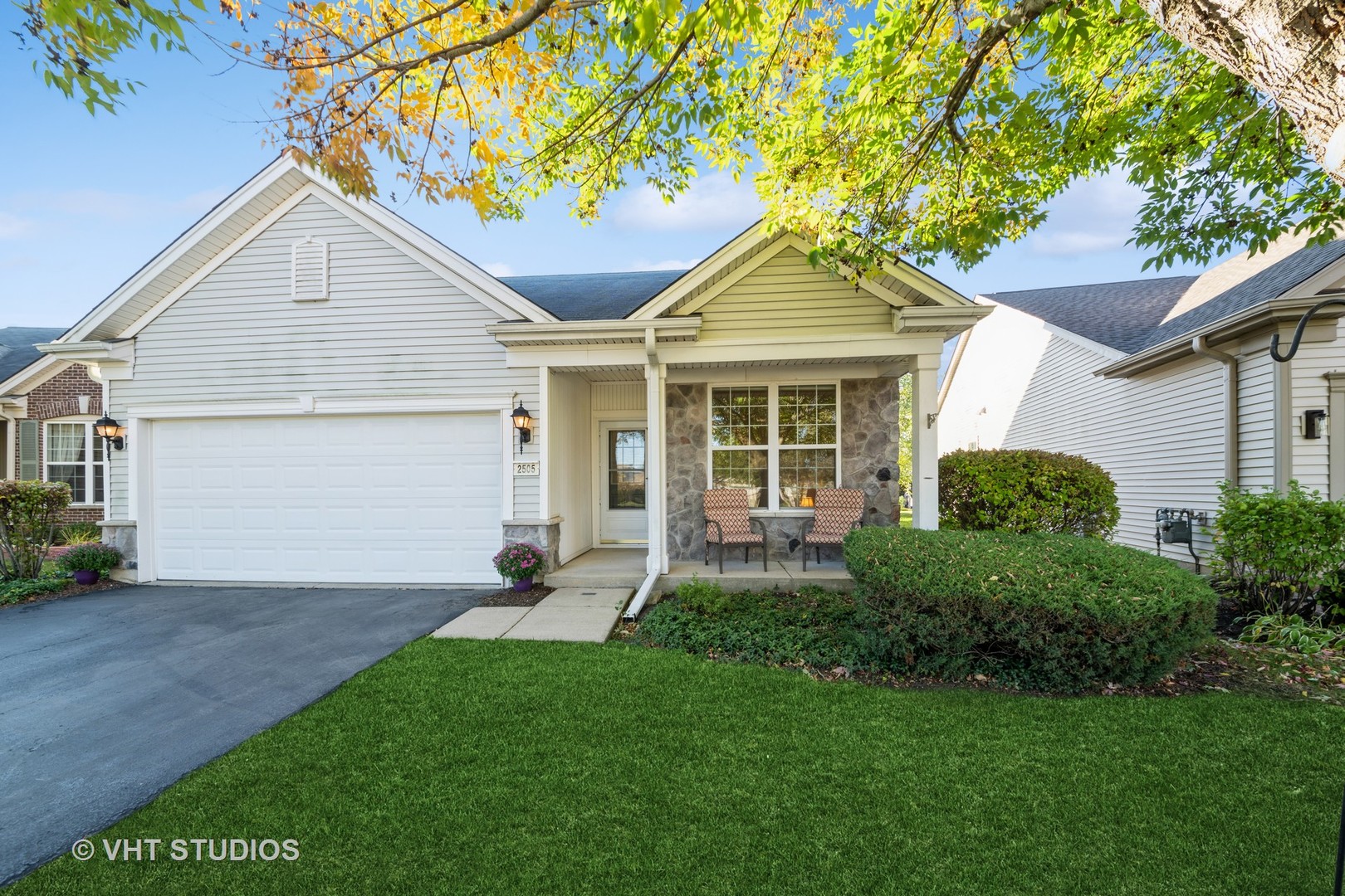 2505 Sandlewood Circle Property Photo 1