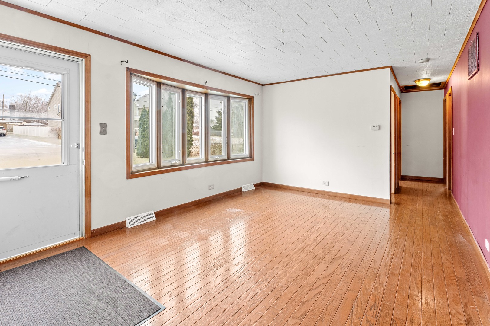724 Junior Terrace Property Photo 6