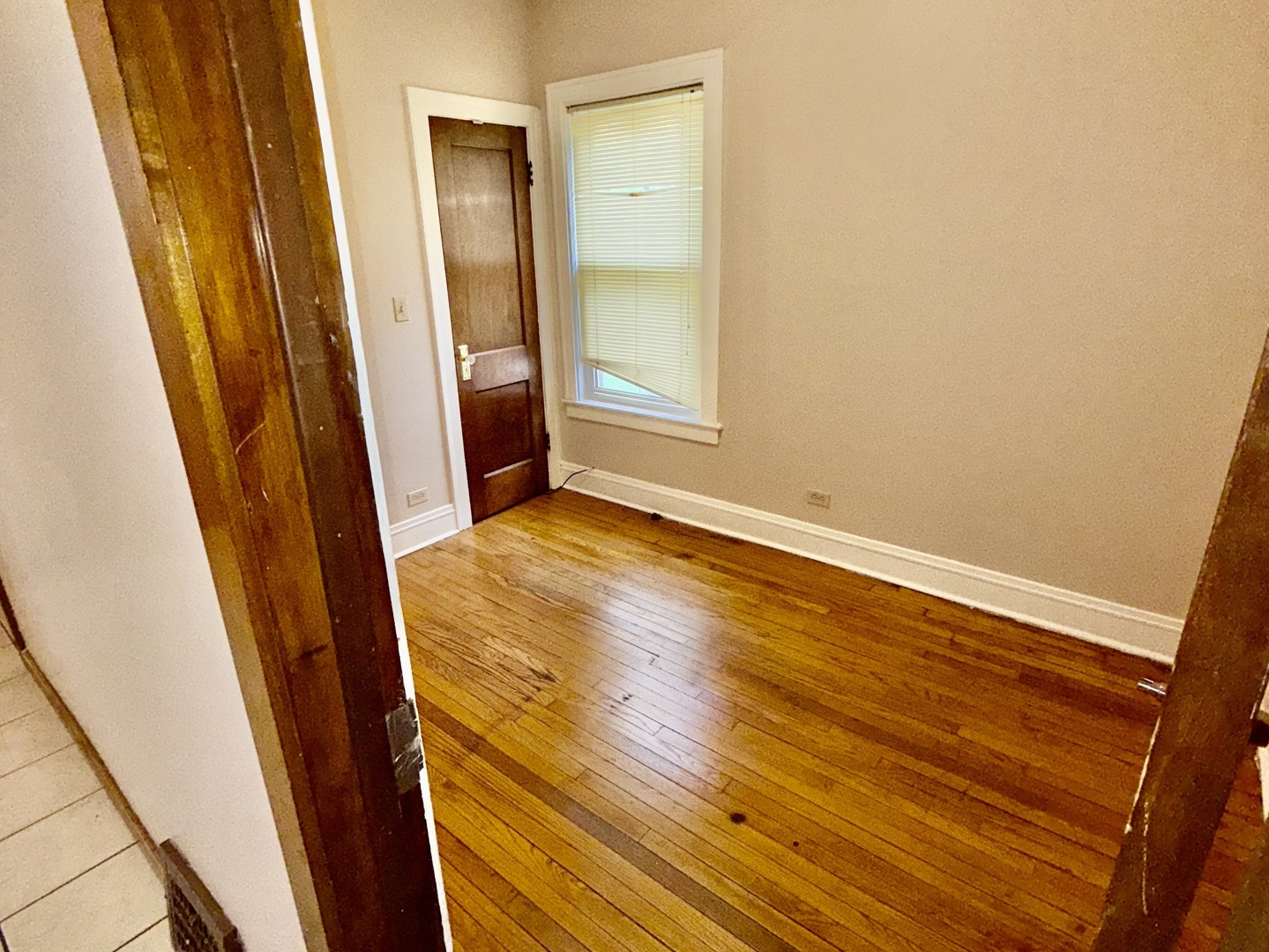 7618 S Rhodes Avenue Property Photo 10