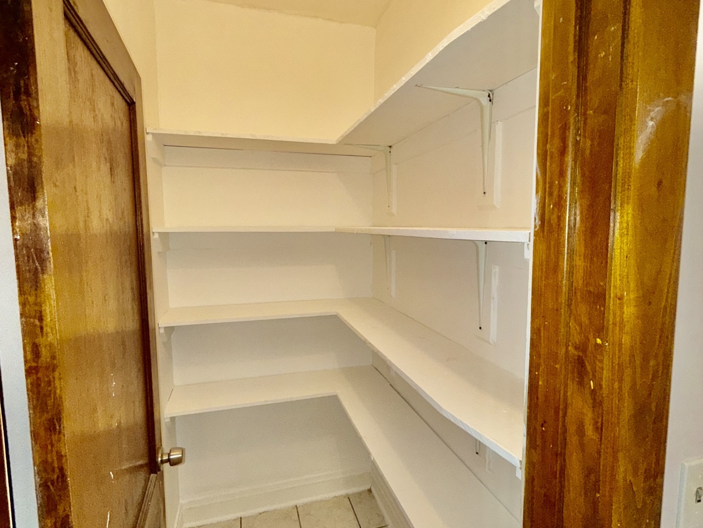 7618 S Rhodes Avenue Property Photo 12