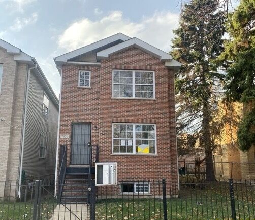 7950 S Greenwood Avenue Property Photo 1