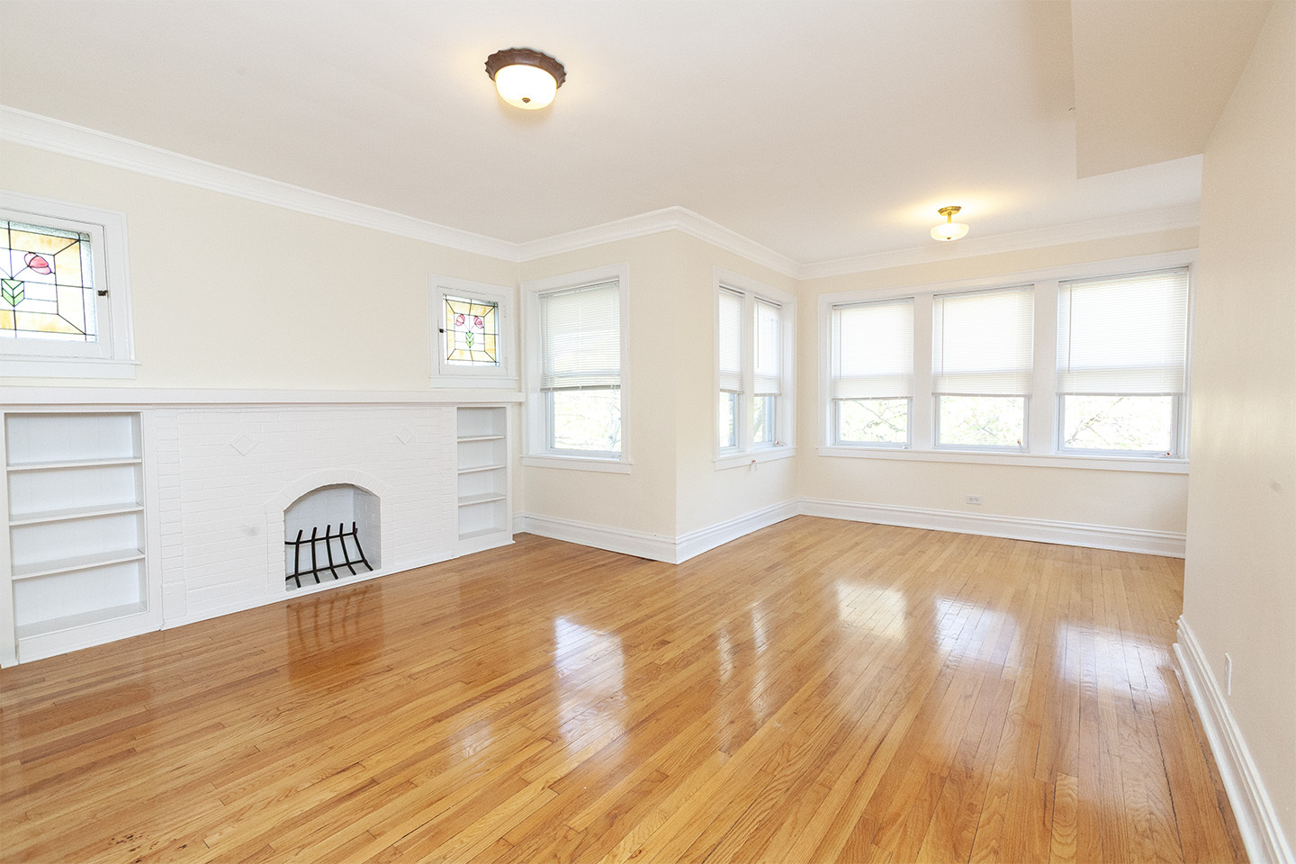 4516 N Troy Street Property Photo 2