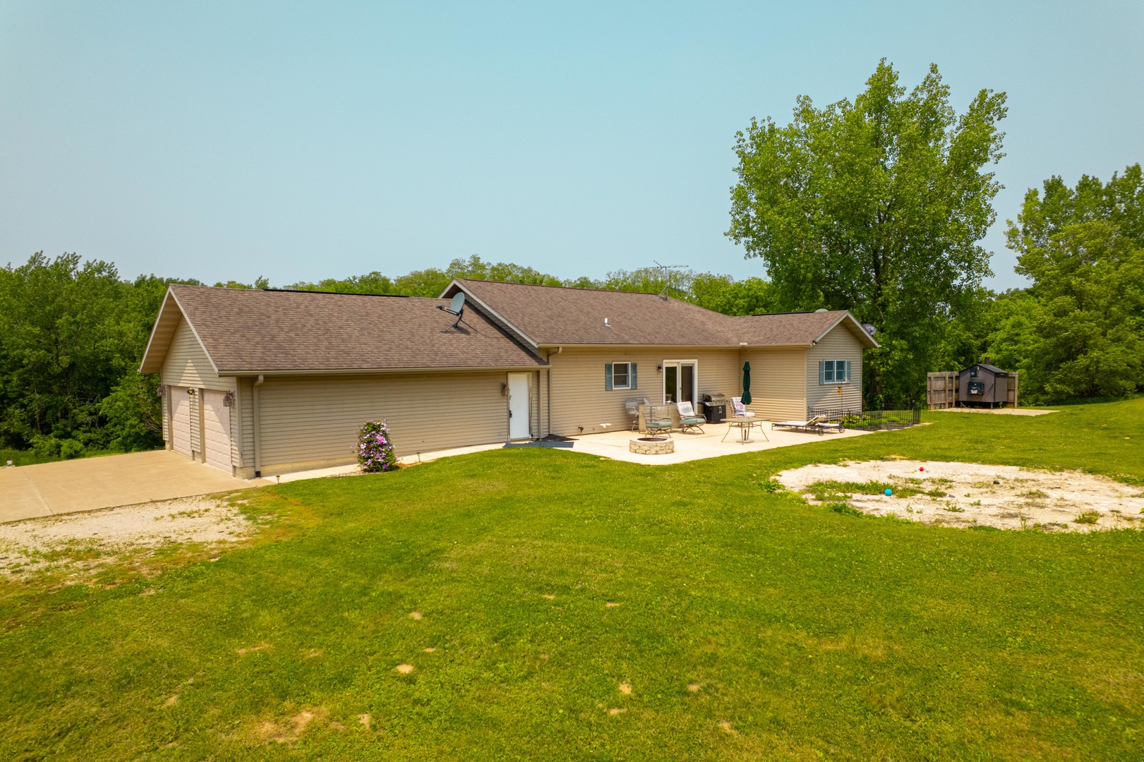 9304 Ellis Road Property Photo 6
