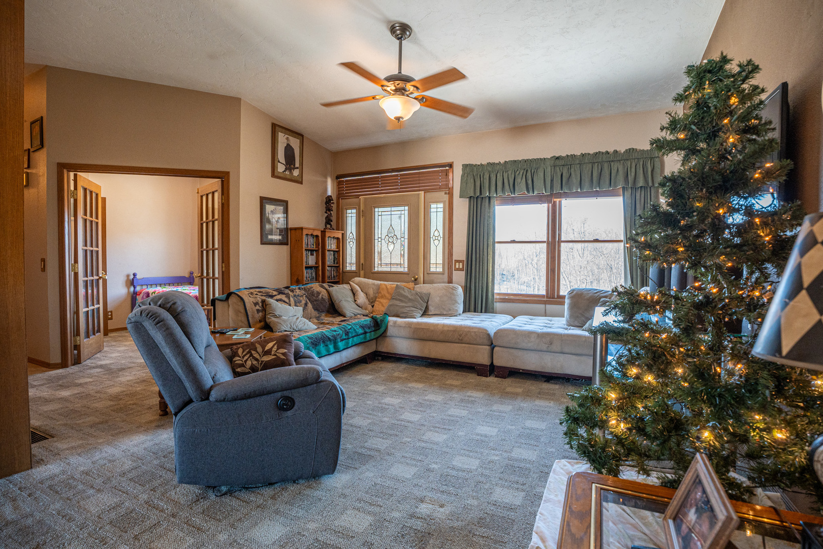 9304 Ellis Road Property Photo 14