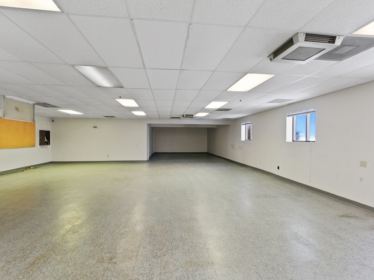 2224 W College Avenue Property Photo 12