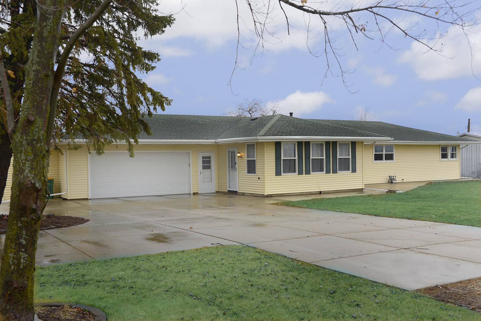 3759 N Il Route 71 Property Photo