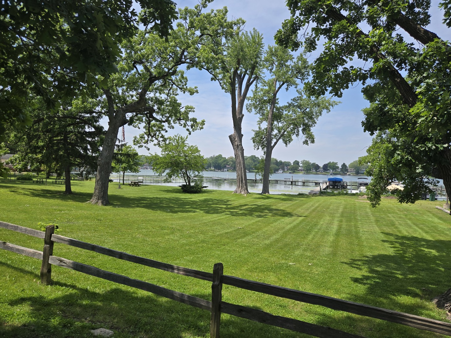 42644 N Lake Drive Property Photo 2