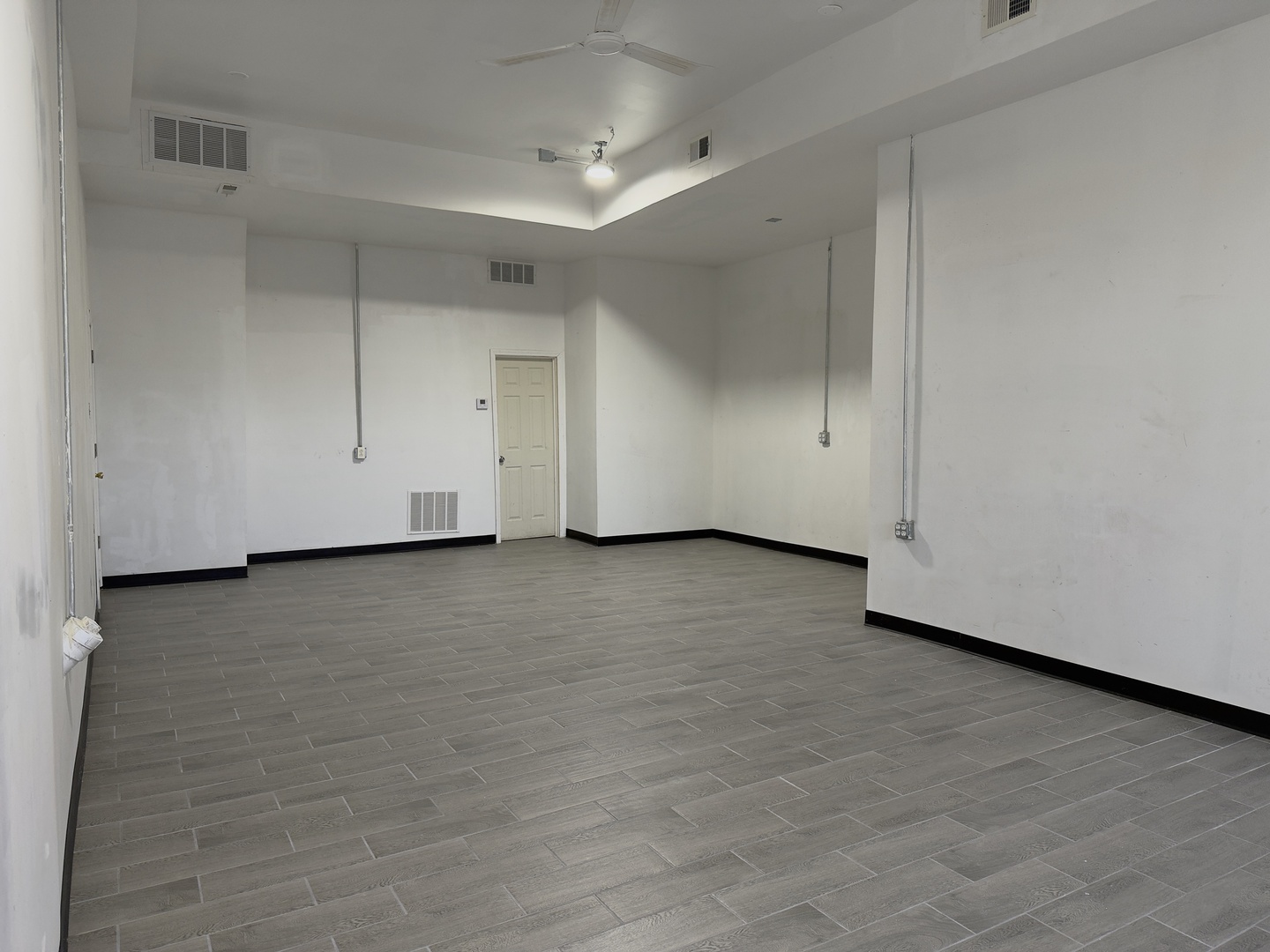5002 W Division Street Property Photo 4