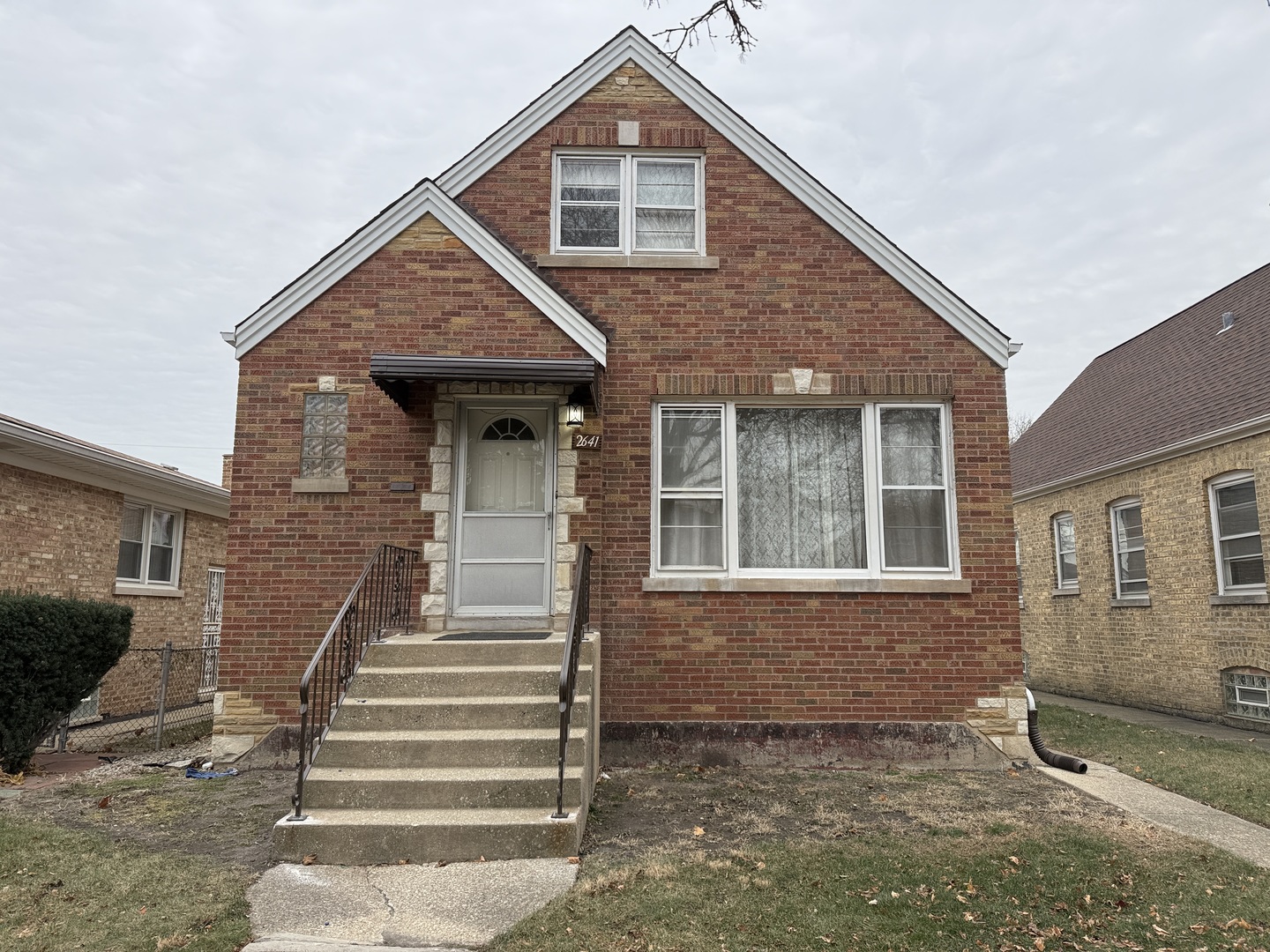 2641 Oak Street Property Photo