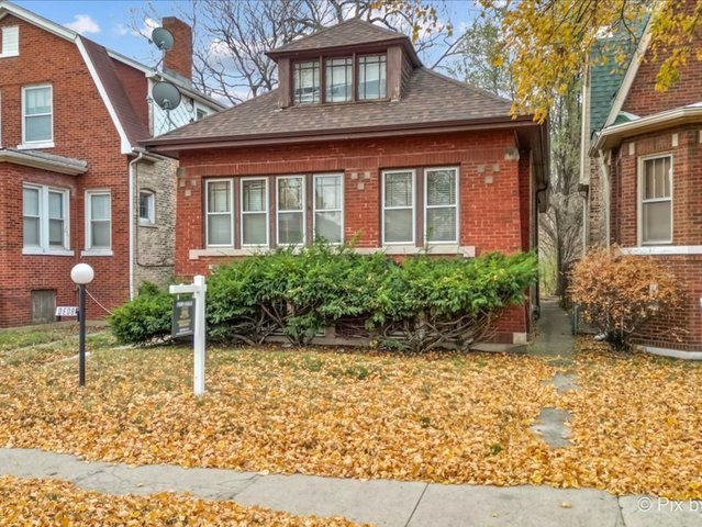 8030 S Prairie Avenue Property Photo 2