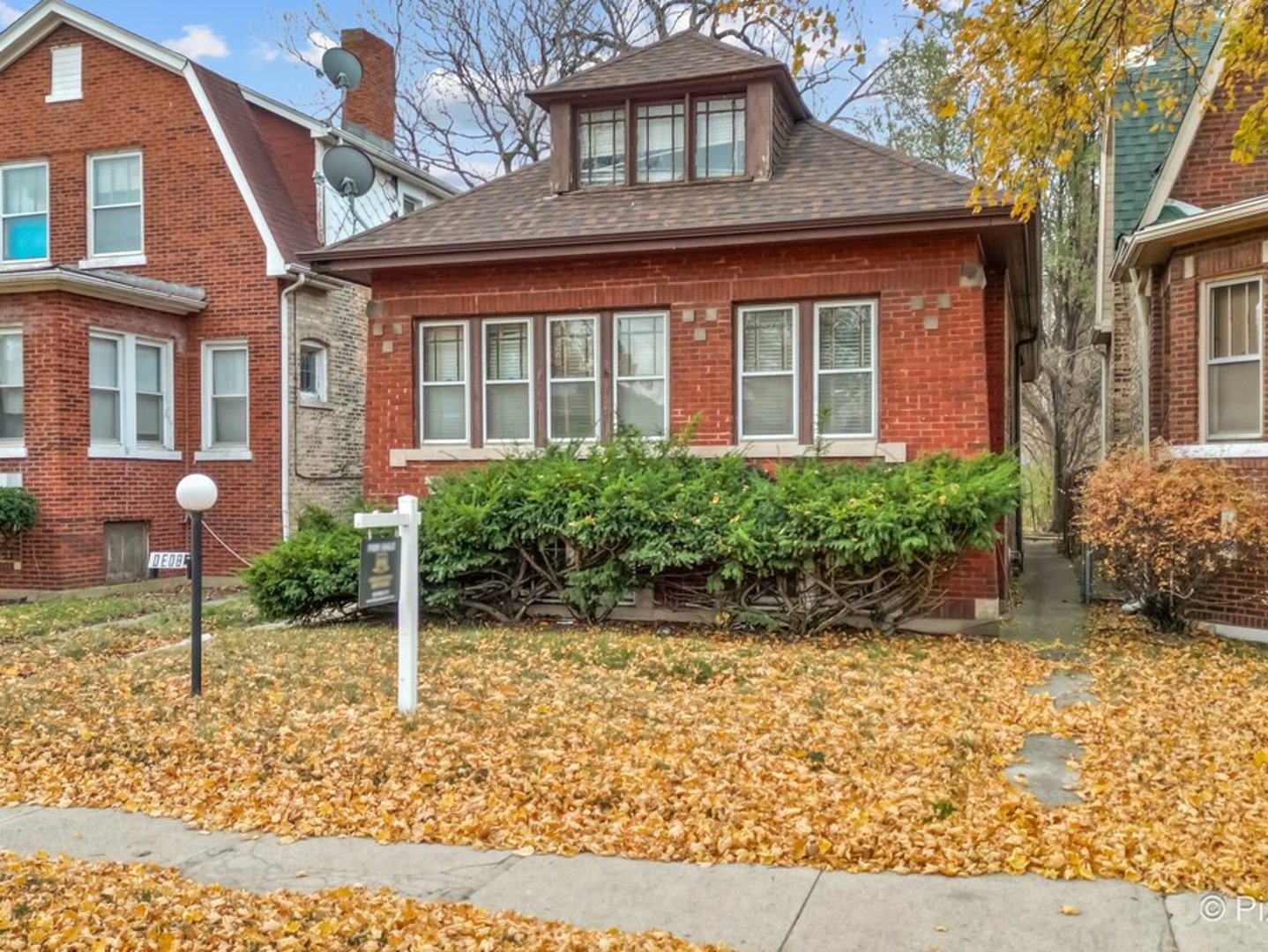 8030 S Prairie Avenue Property Photo 3