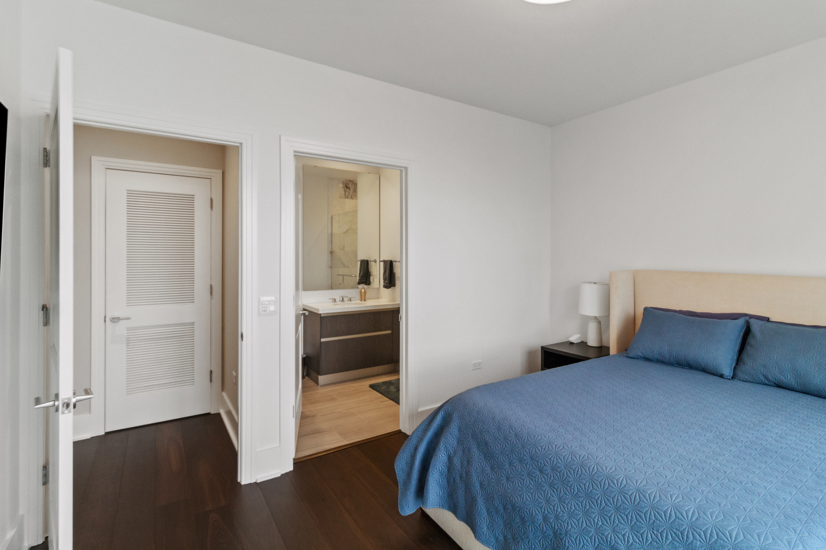 363 E Wacker Drive 4009 Property Photo 17