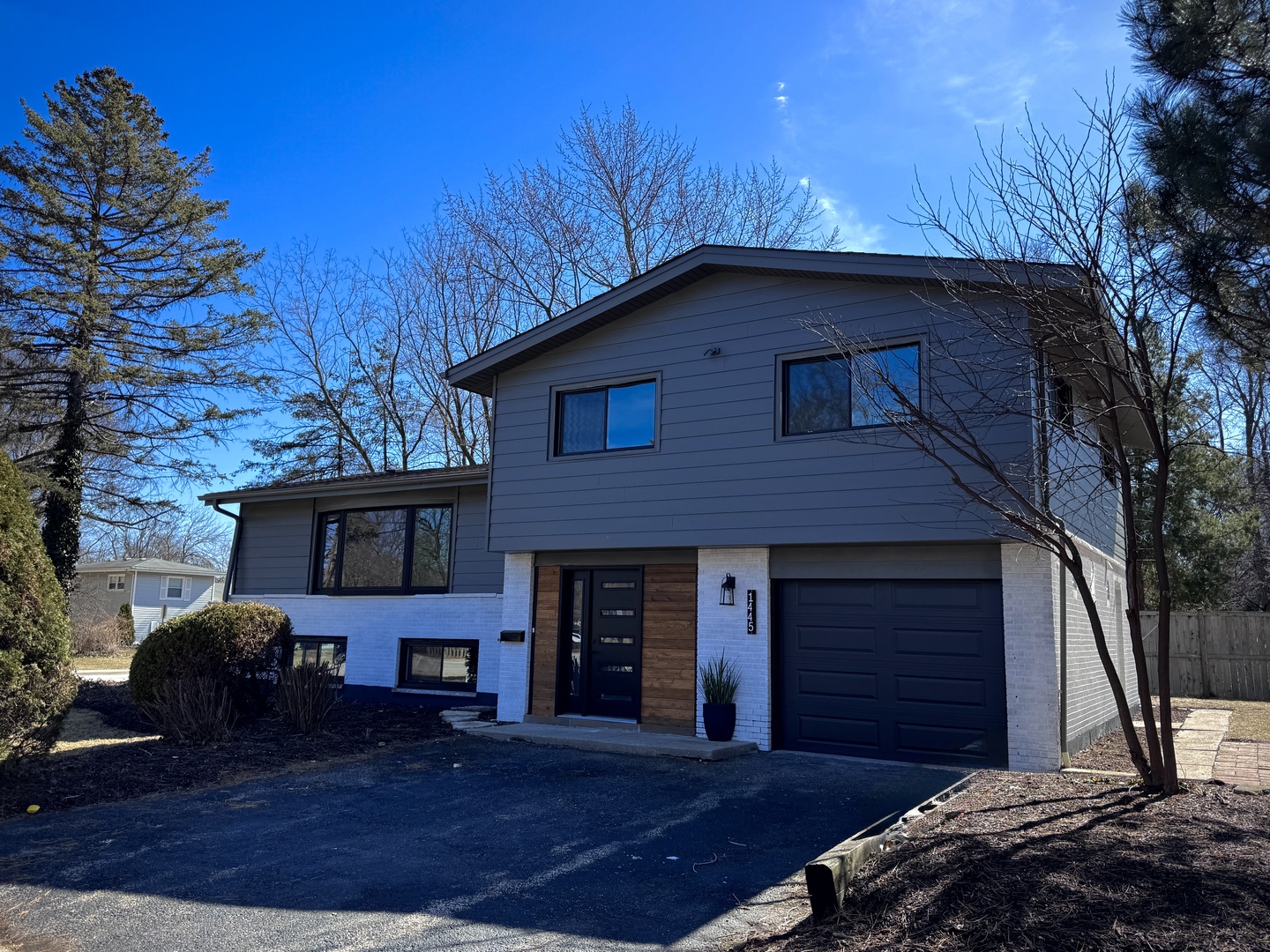 1445 Deerfield Rd Property Photo 1