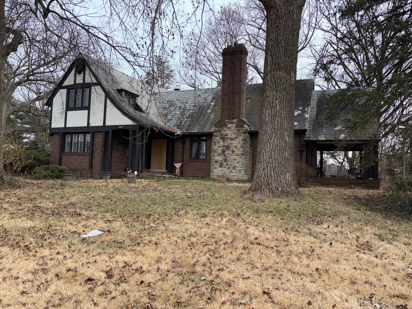 1645 N Vermilion Street Property Photo 3