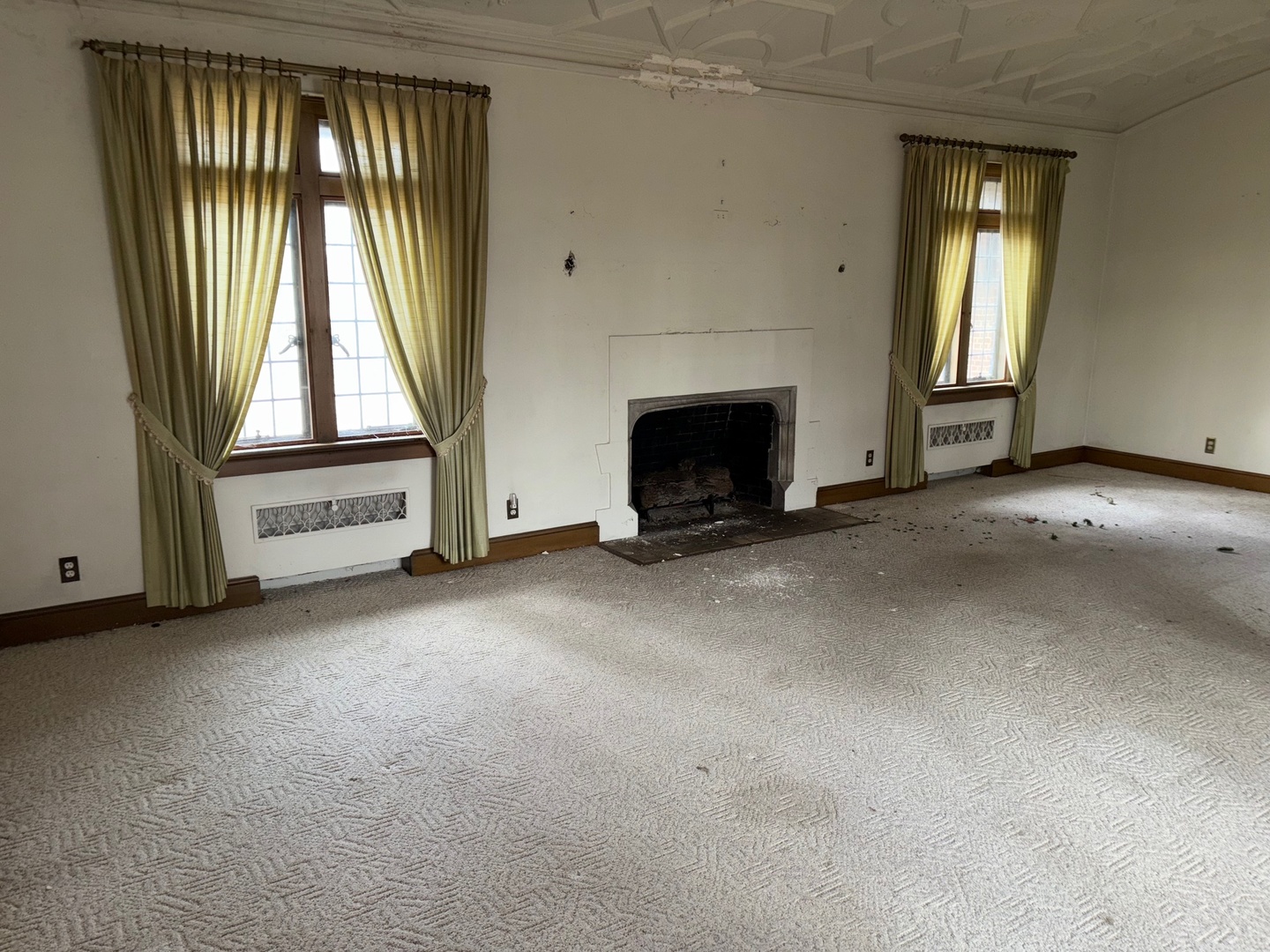 1645 N Vermilion Street Property Photo 34