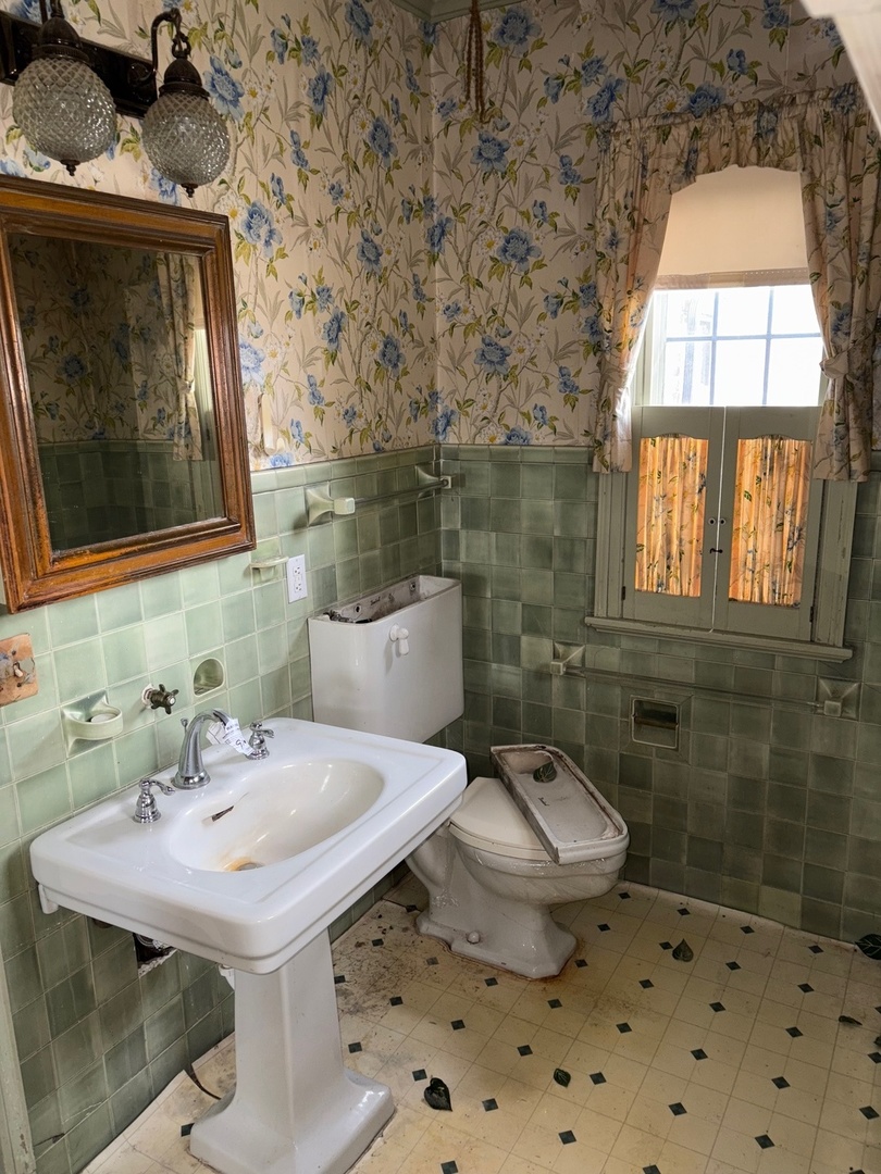 1645 N Vermilion Street Property Photo 45