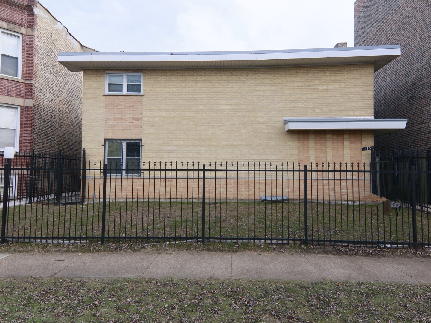7251 S Ridgeland Avenue E Property Photo 1