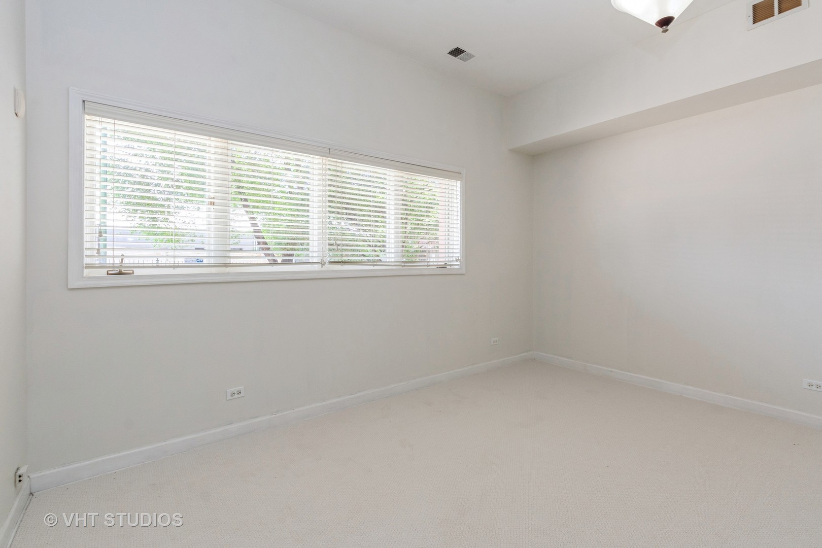 817 W Superior Street 1 Property Photo 4