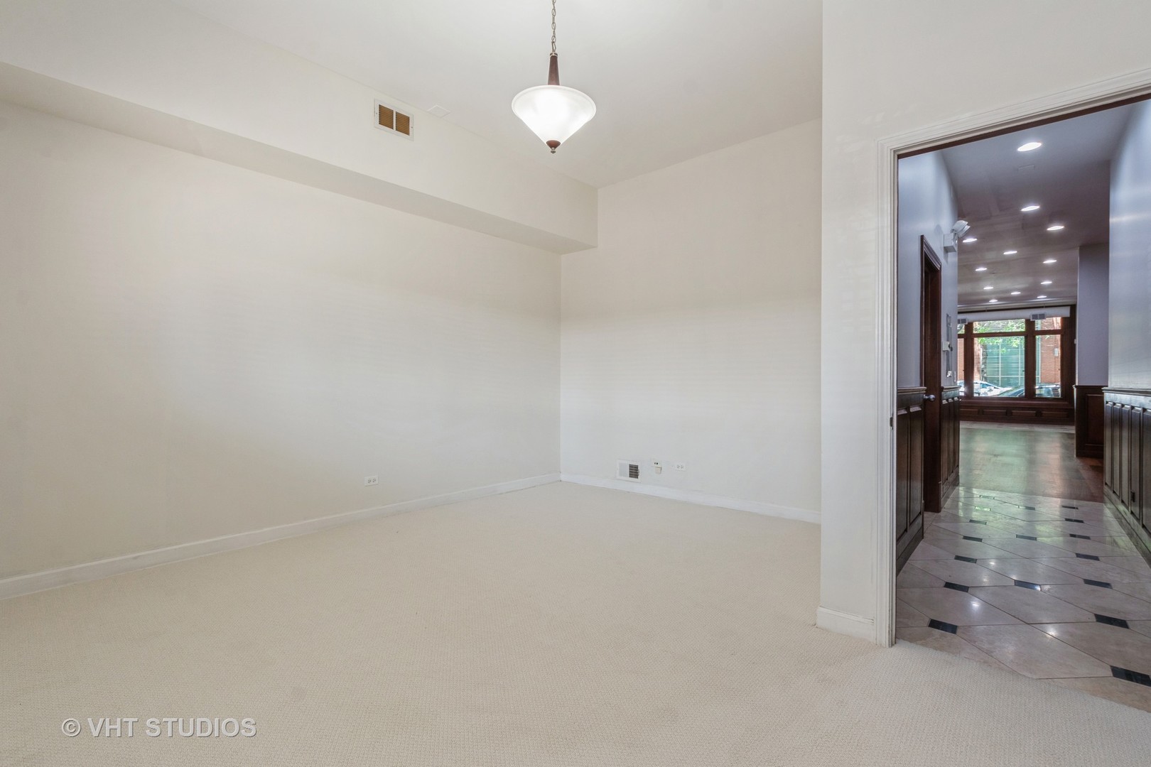 817 W Superior Street 1 Property Photo 6