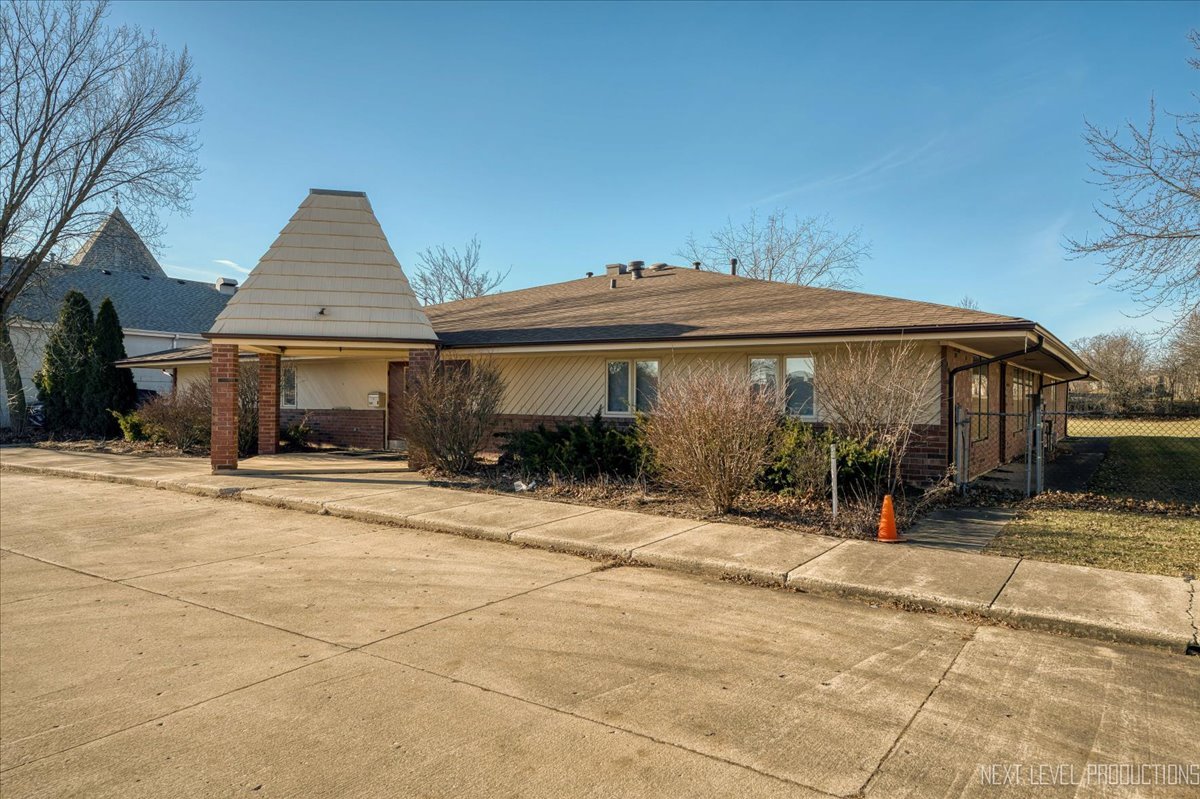 1030 Summerfield Dr Property Photo 3