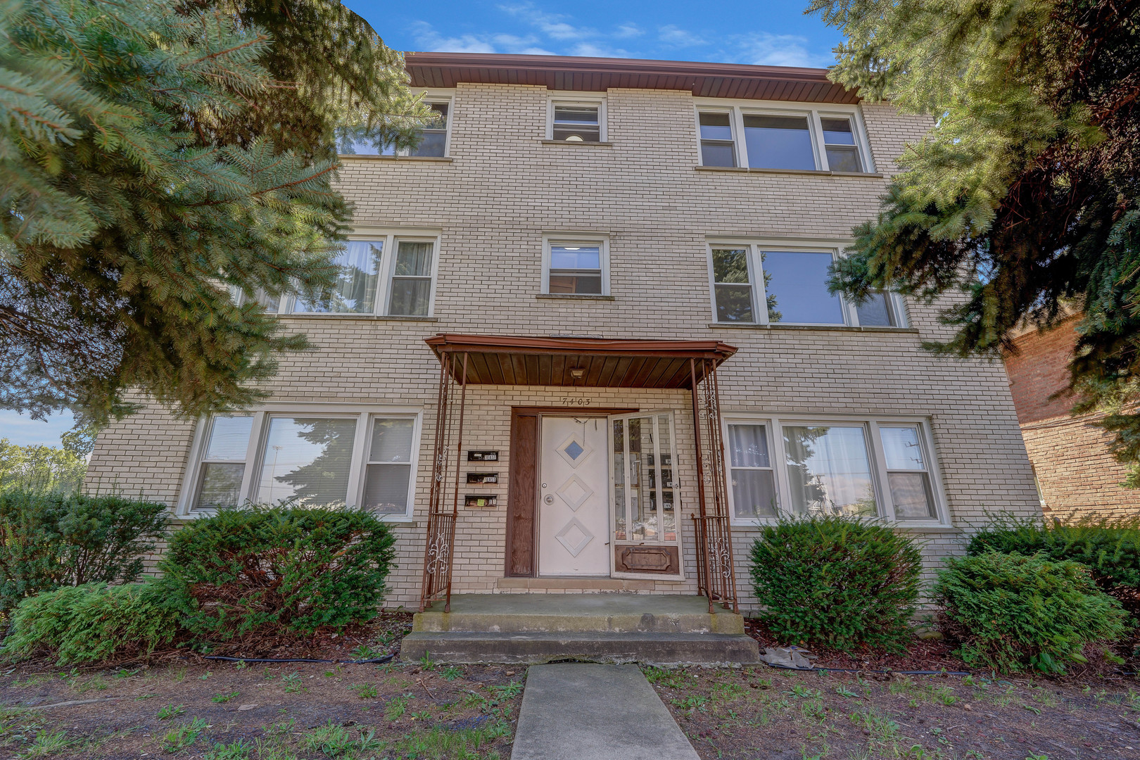 7403 W 71st Street Property Photo 1