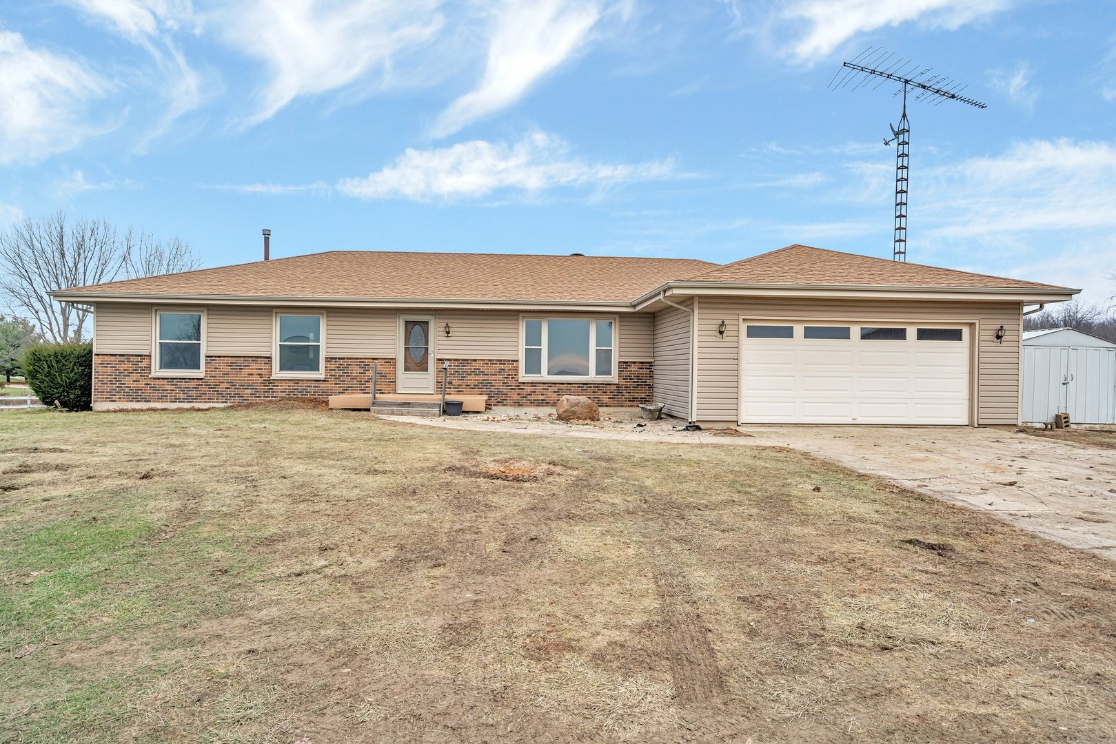 4036 E 2351 Road Property Photo 1