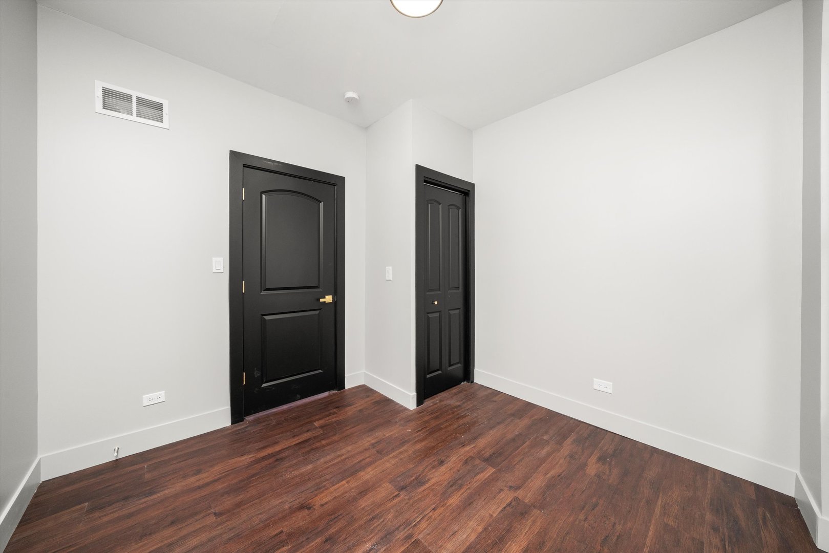 233 N Lorel Avenue Property Photo 15