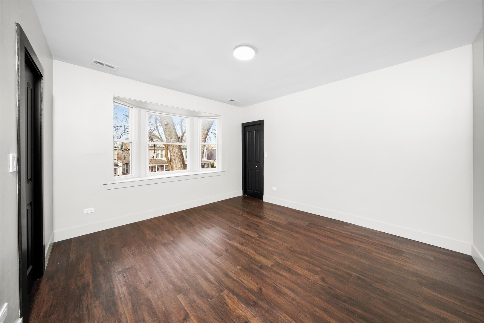233 N Lorel Avenue Property Photo 17