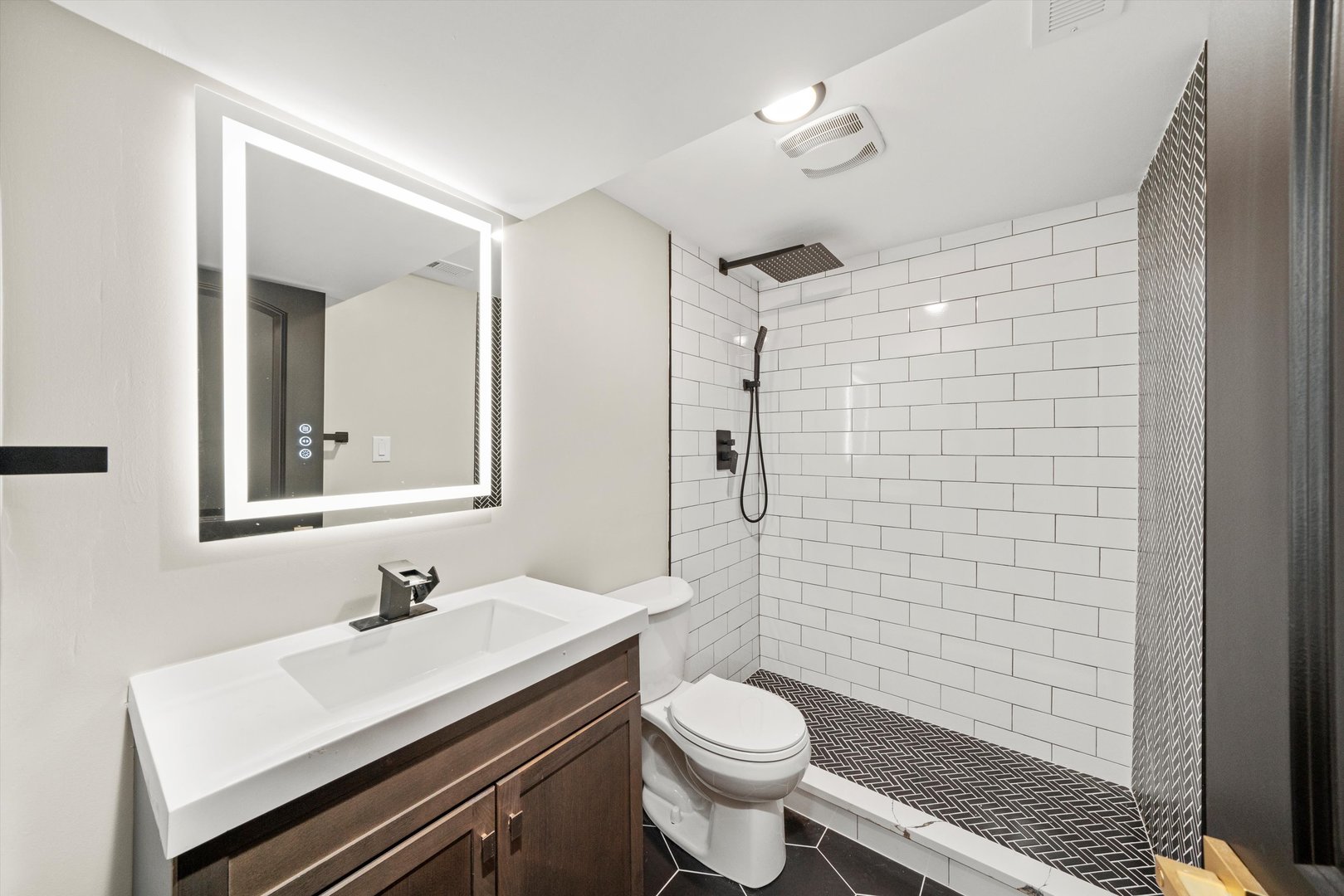233 N Lorel Avenue Property Photo 22