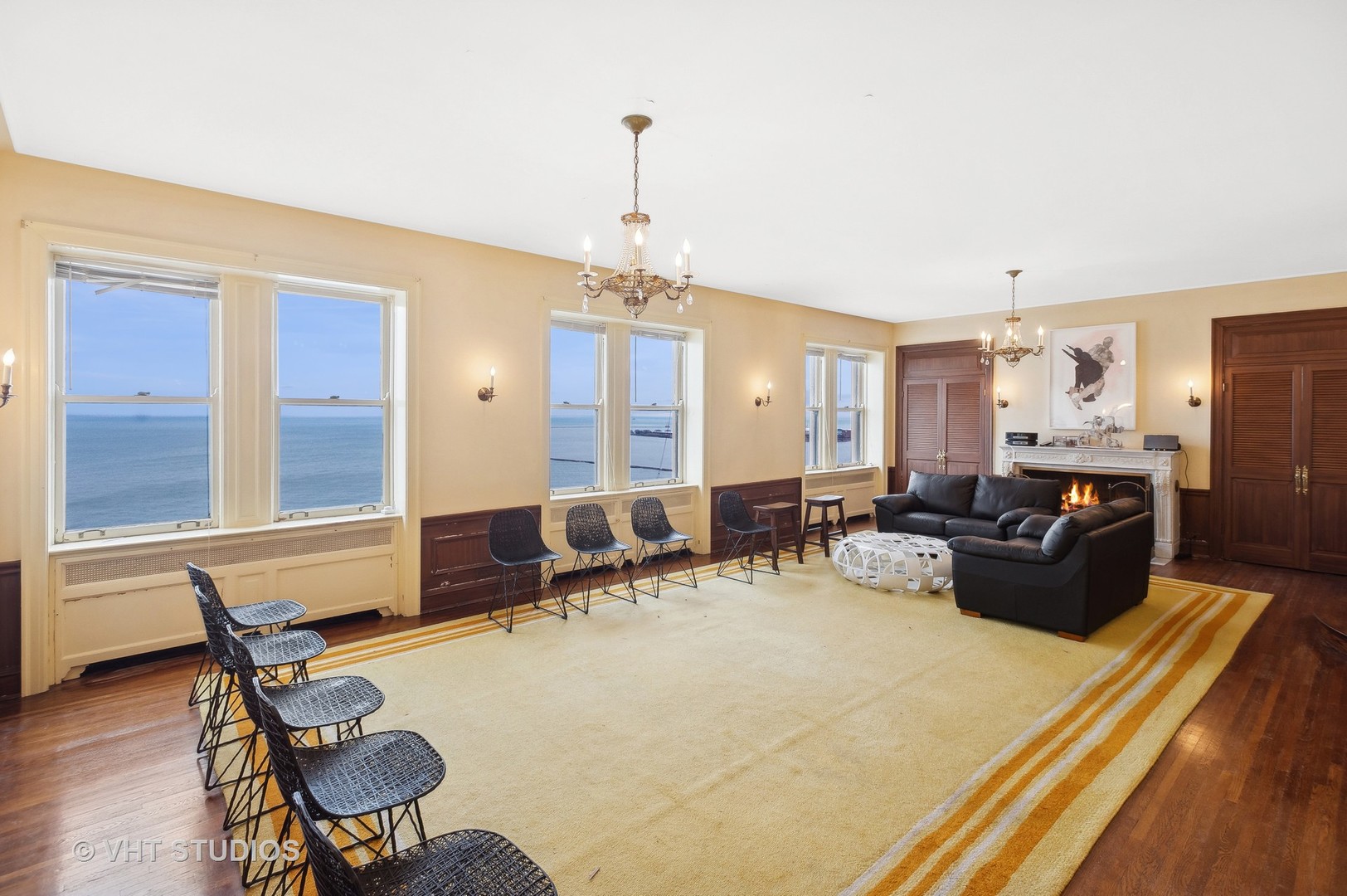 1242 N Lake Shore Drive 22 Property Photo 3