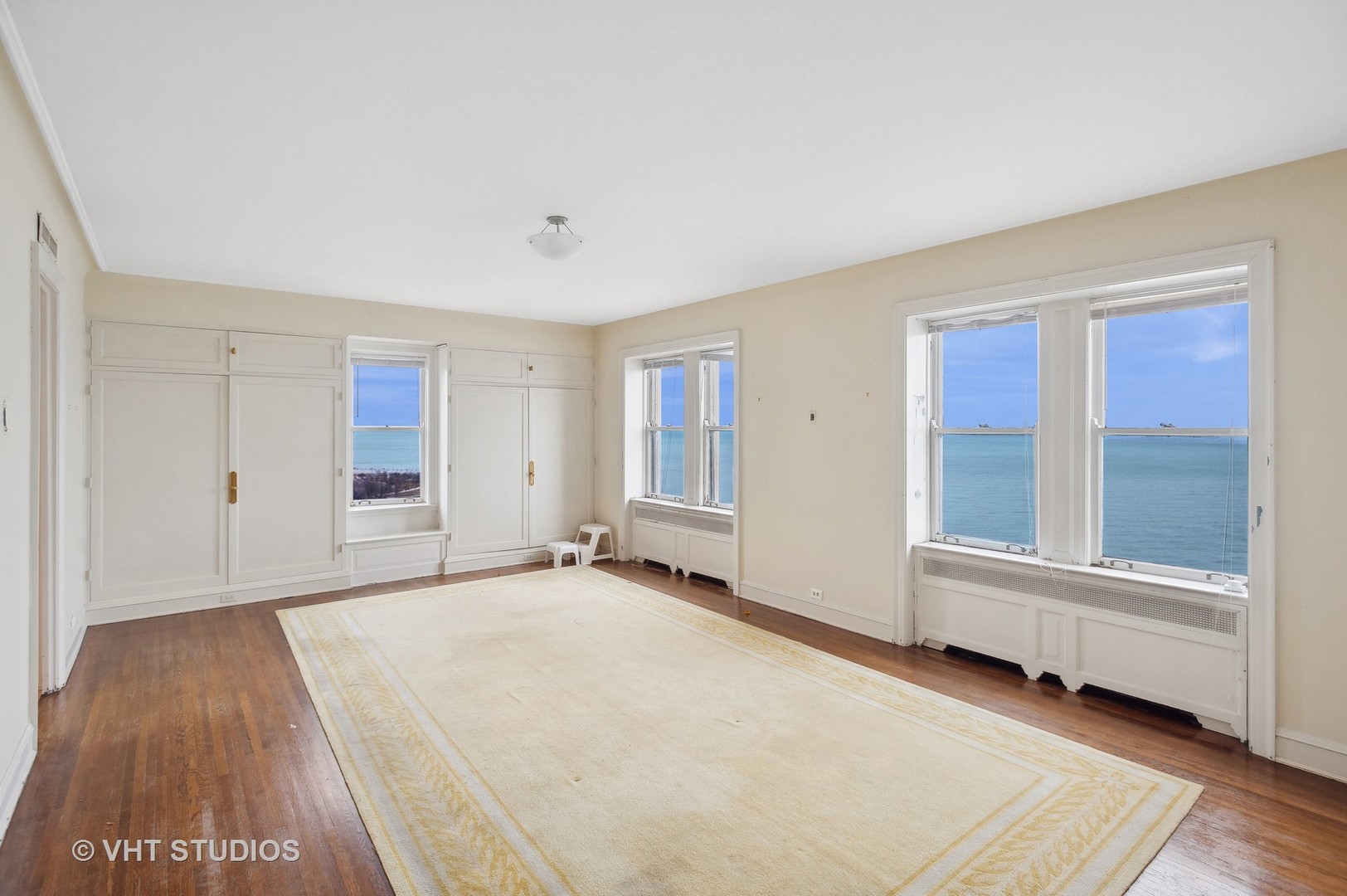1242 N Lake Shore Drive 22 Property Photo 6